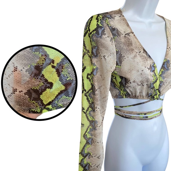 Le Lis wrap snake print crop top size S - Picture 2 of 4